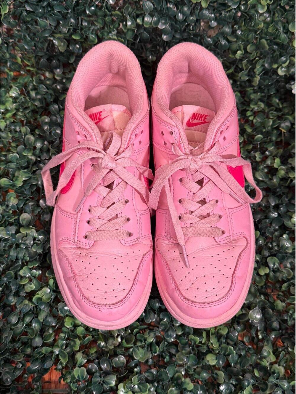 Nike Triple Pink Dunk Low size 8 women’s sneakers
